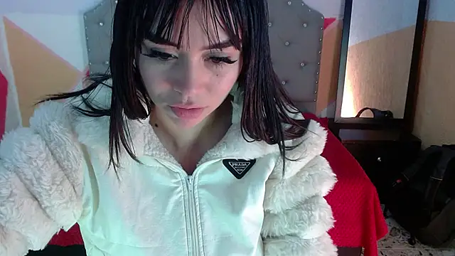 Snapshot of sofiaspring chatting on 07.17.26 sofiaspring online show from 07.17.26