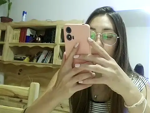 Snapshot of Noracherry chatting on 02.28.26 Noracherry online show from 02.28.26