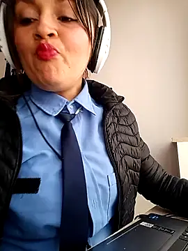 Alejandra N online show from 03.04.26