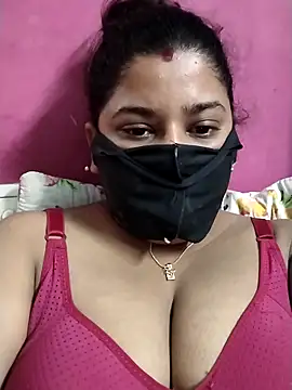 Snapshot of pinkisaha75 chatting on 04.15.26 pinkisaha75 online show from 04.15.26