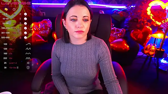 Dafni Monn online show from 02.07.25