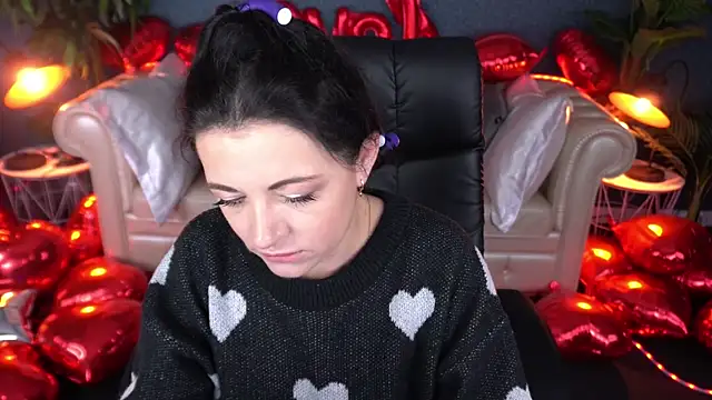 Dafni Monn online show from 02.11.26