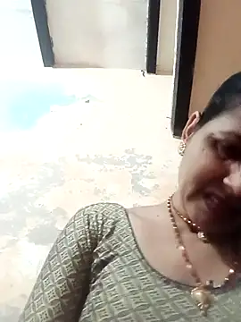 Snapshot of Hasmi_hot09 chatting on 02.10.26 Hasmi hot09 online show from 02.10.26