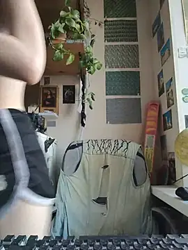 Shy Bamby online show from 08.06.26