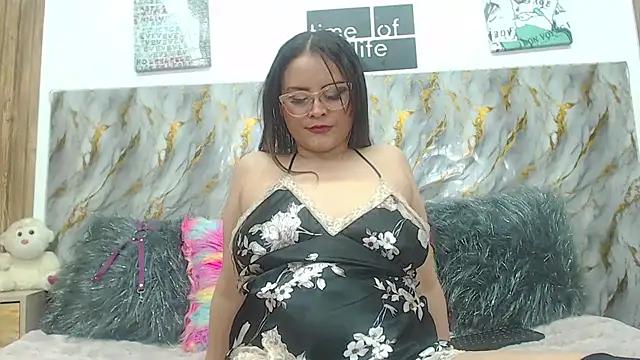 Snapshot of rossyvalbuena chatting on 05.02.26 rossyvalbuena online show from 05.02.26