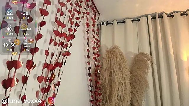 Snapshot of big_woman chatting on 02.15.26 big woman online show from 02.15.26