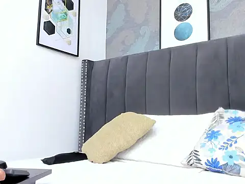 Anikka Albrite  online show from 02.10.26