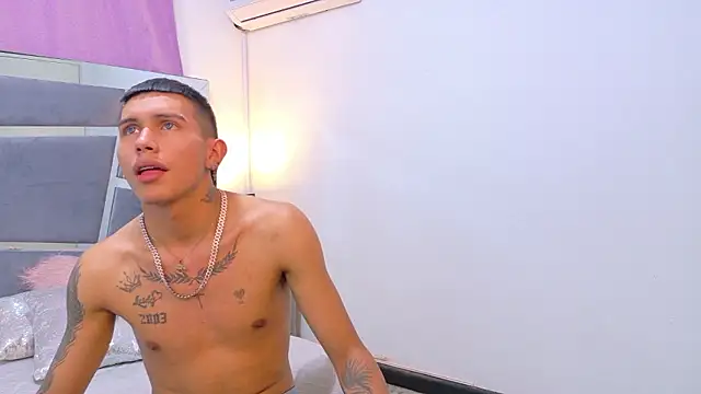 Scook Gray  online show from 01.08.26