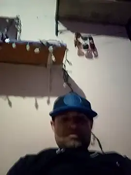 Snapshot of yoguitolokoche chatting on 01.12.26 yoguitolokoche online show from 01.12.26