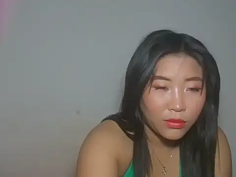 Zyeiii online show from 04.04.26