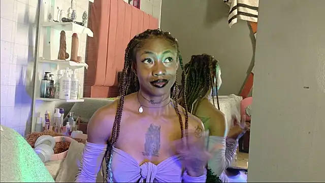 DaniaMarcell online show from 04.11.26