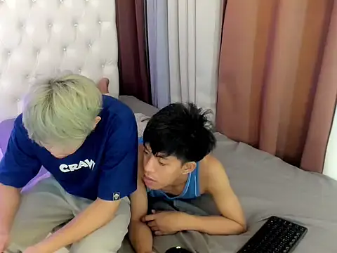 davincihugecock online show from 04.15.26