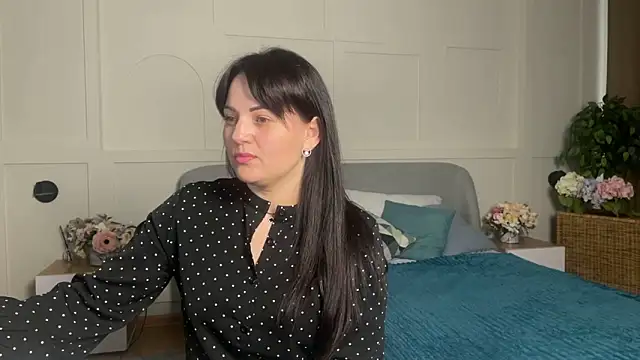 Snapshot of _SilkyShadow_ chatting on 04.05.26 SilkyShadow online show from 04.05.26