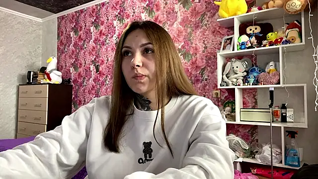 Snapshot of TraciBallena chatting on 02.24.26 TraciBallena online show from 02.24.26