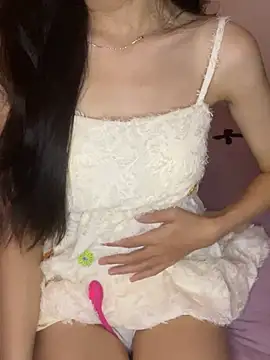 Snapshot of Linhtruong__ chatting on 04.19.26 Linhtruong online show from 04.19.26