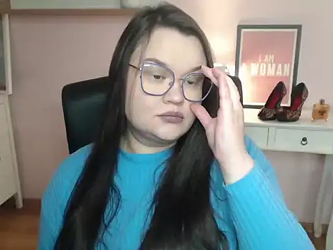 Snapshot of HollyDanceSoul chatting on 02.16.26 HollyDanceSoul online show from 02.16.26