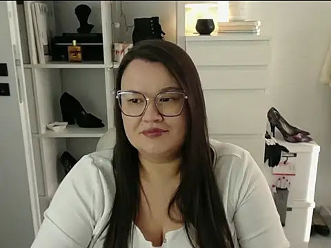 HollyDanceSoul online show from 03.12.26