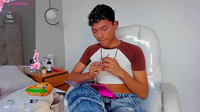 twink royale18 online show from 02.20.26