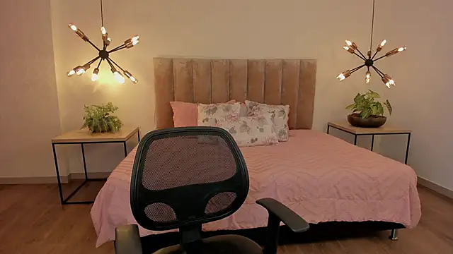 Abriil cutee online show from 02.28.26