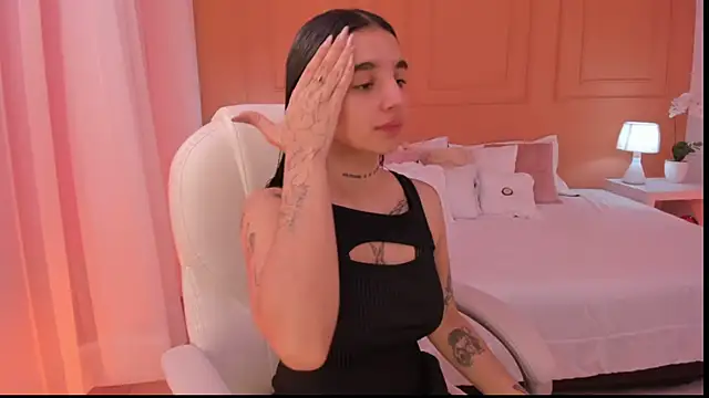 Snapshot of Abriil_cutee chatting on 06.11.26 Abriil cutee online show from 06.11.26