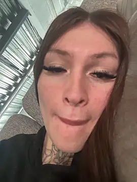 lizz lunna online show from 04.21.26