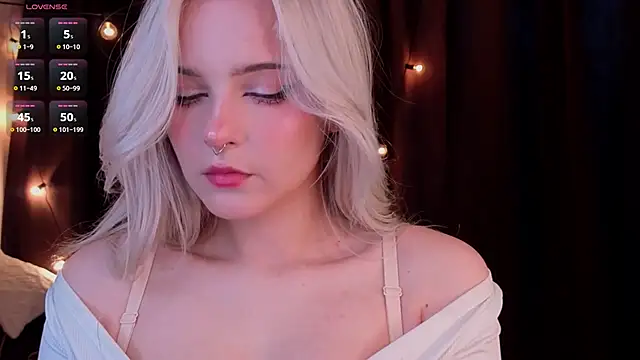 Snapshot of ShyniAlice chatting on 02.04.26 ShyniAlice online show from 02.04.26