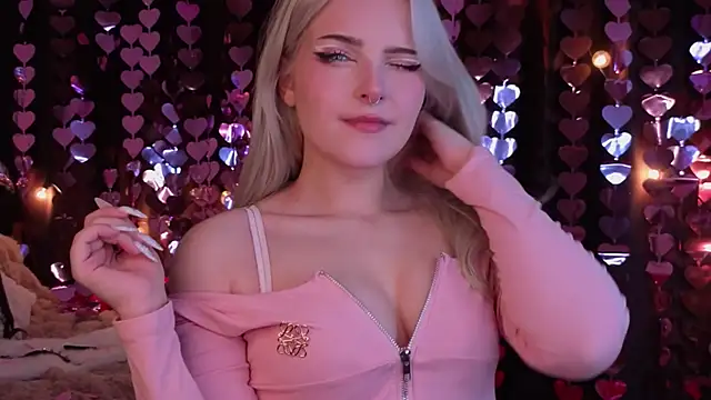 Snapshot of ShyniAlice chatting on 02.14.26 ShyniAlice online show from 02.14.26