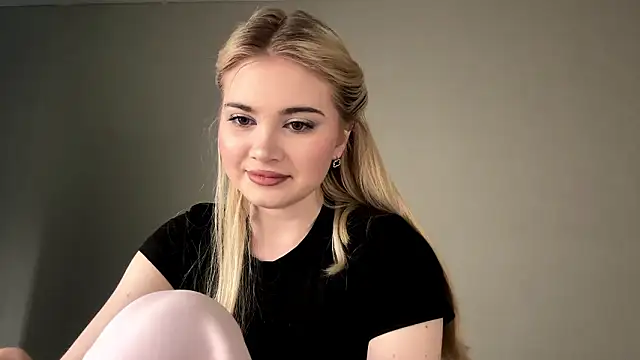 KariJarecke online show from 02.17.26