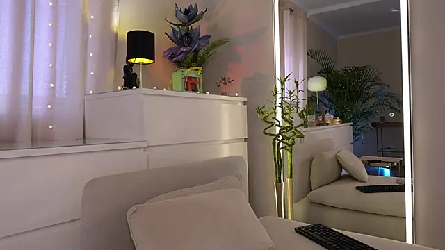 Tinydoll XO online show from 04.16.26