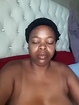 Snapshot of bigboobylicious chatting on 02.06.26 bigboobylicious online show from 02.06.26