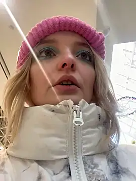 Snapshot of aka_Blonde chatting on 02.12.26 aka Blonde online show from 02.12.26