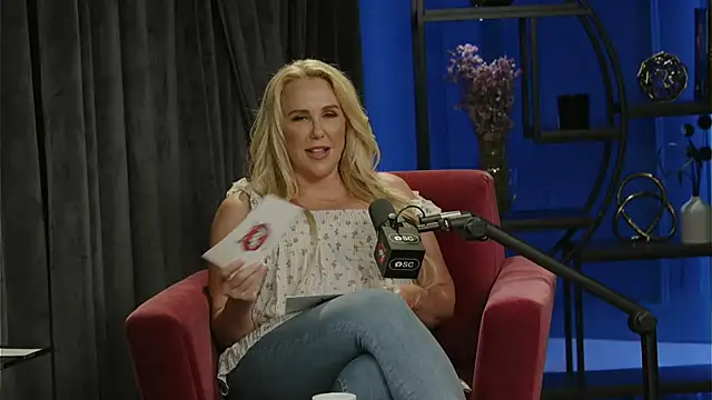 Snapshot of hollyrandall chatting on 07.28.26 hollyrandall online show from 07.28.26