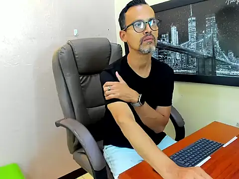 Oswalldo   online show from 03.12.26