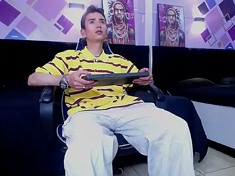 Iam Smith  online show from 02.06.26