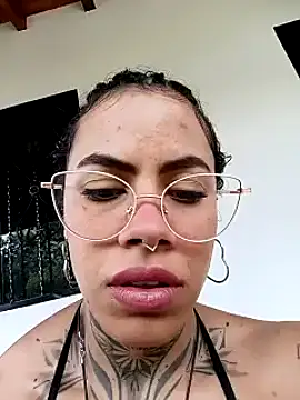 Canela Osada  online show from 02.26.26