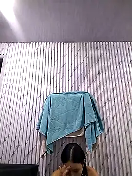 l0lita emi online show from 04.14.26