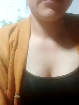 Snapshot of jjennyyy chatting on 05.18.26 jjennyyy online show from 05.18.26