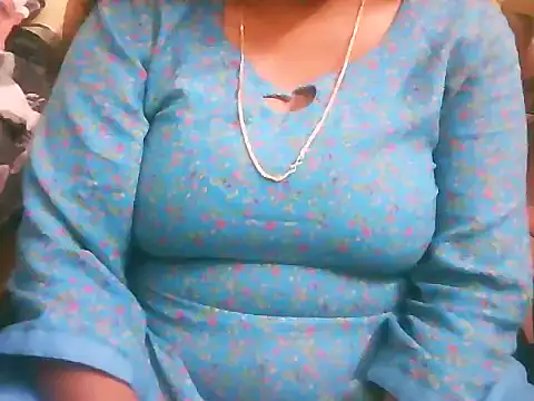 Snapshot of mohini_bhabhi chatting on 02.17.26 mohini bhabhi online show from 02.17.26