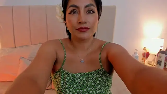 Snapshot of nathy_bush chatting on 05.03.26 nathy bush online show from 05.03.26