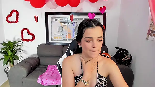 LucianaMoreau online show from 02.20.26