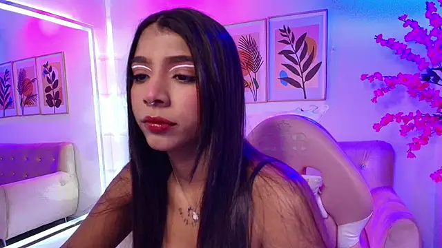 Divinee Cloe online show from 02.14.26