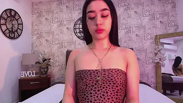 emily clarkk  online show from 01.16.26