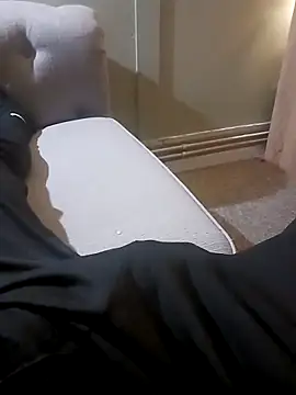 Hertsguy1984 online show from 04.18.26