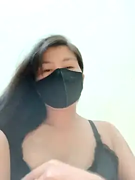 Snapshot of Lyly-68688 chatting on 04.15.26 Lyly-68688 online show from 04.15.26