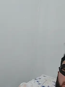 Snapshot of casal1001 chatting on 02.17.26 casal1001 online show from 02.17.26