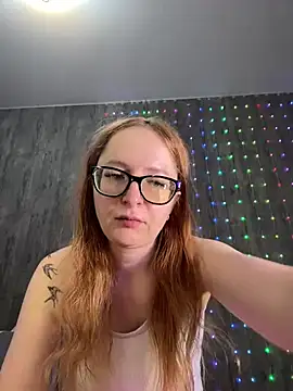 Snapshot of coy_girl_ chatting on 02.11.26 coy girl online show from 02.11.26