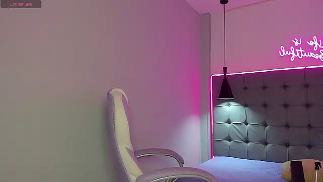 scarletcherry18 online show from 02.10.26