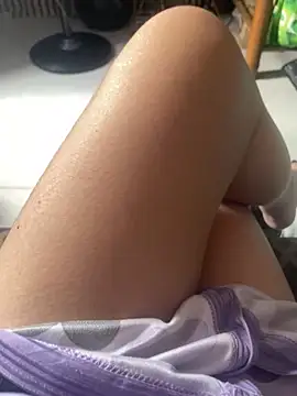 Snapshot of sweetest_fruity chatting on 05.17.26 sweetest fruity online show from 05.17.26