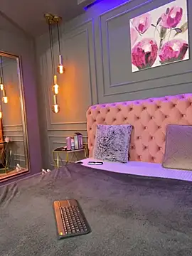 ScarletSnows online show from 02.22.26