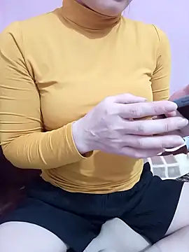 Phoebe-e online show from 02.05.26